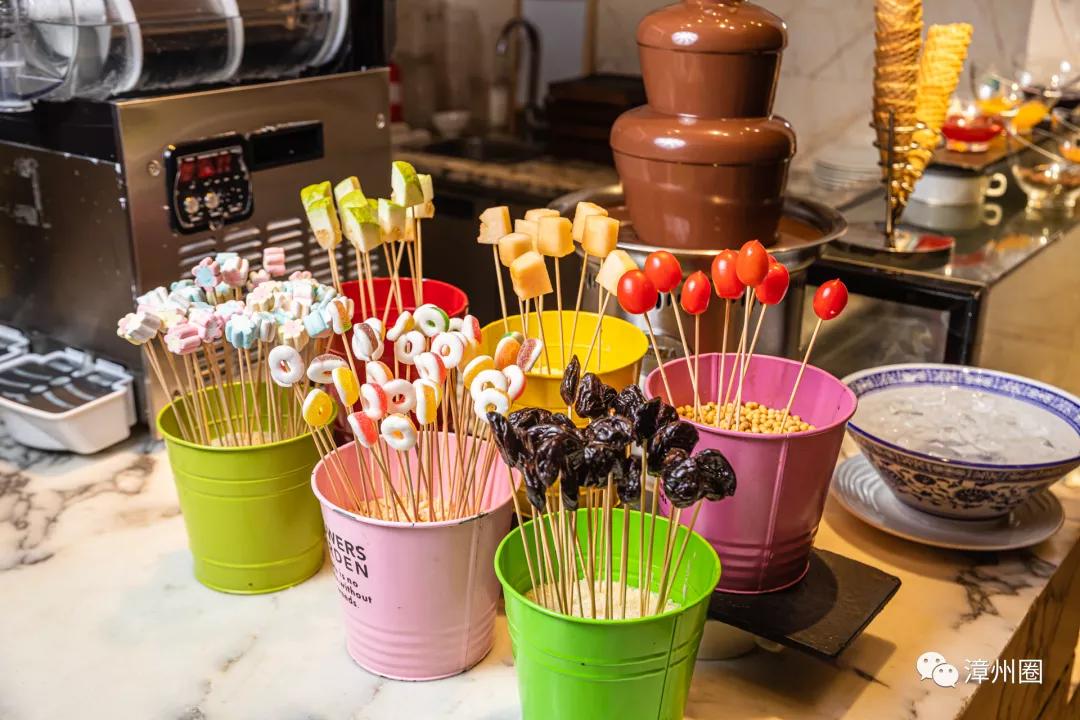 小龙虾海鲜自助烤肉,这家自助餐性价比超高