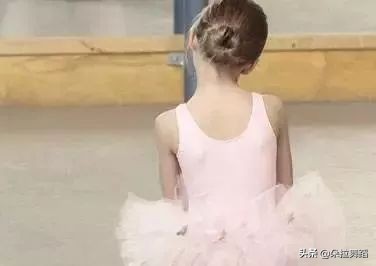 如何让孩子上台不害羞不怯场,如何克服上台紧张怯场