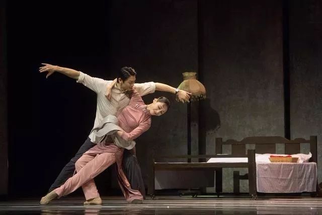 永不消失的电波唯爱与信念,永不消逝的电波唯爱与信念