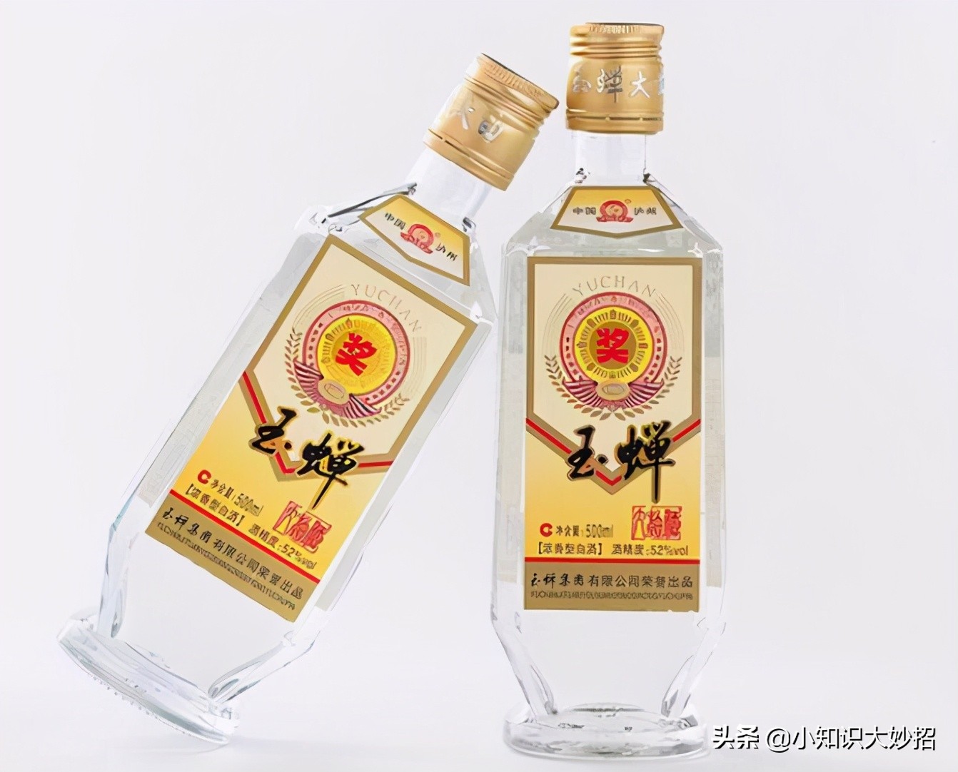 飞天茅台只配两个小杯,飞天茅台瓶子里有两个杯子