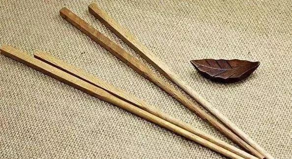 菜不摆三筷不成六席,为啥菜不摆三筷不成五席不成六