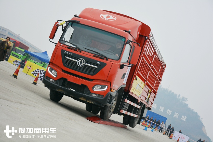 卡车驾驶员大赛全国冠军,免费送大货车司机