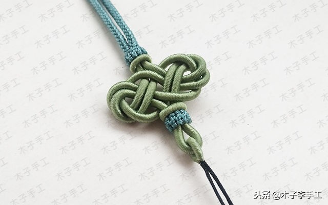 最新编绳带结花项链教程,项链绳中间花结教程