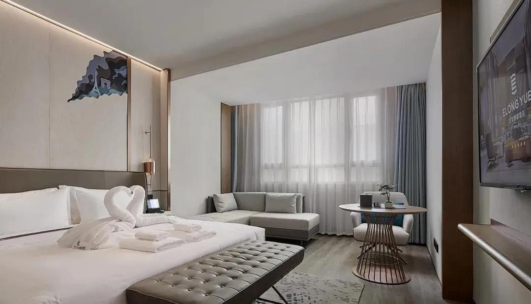 存量、下沉、中端化，解读艺龙酒管*局破**市场三大关键词