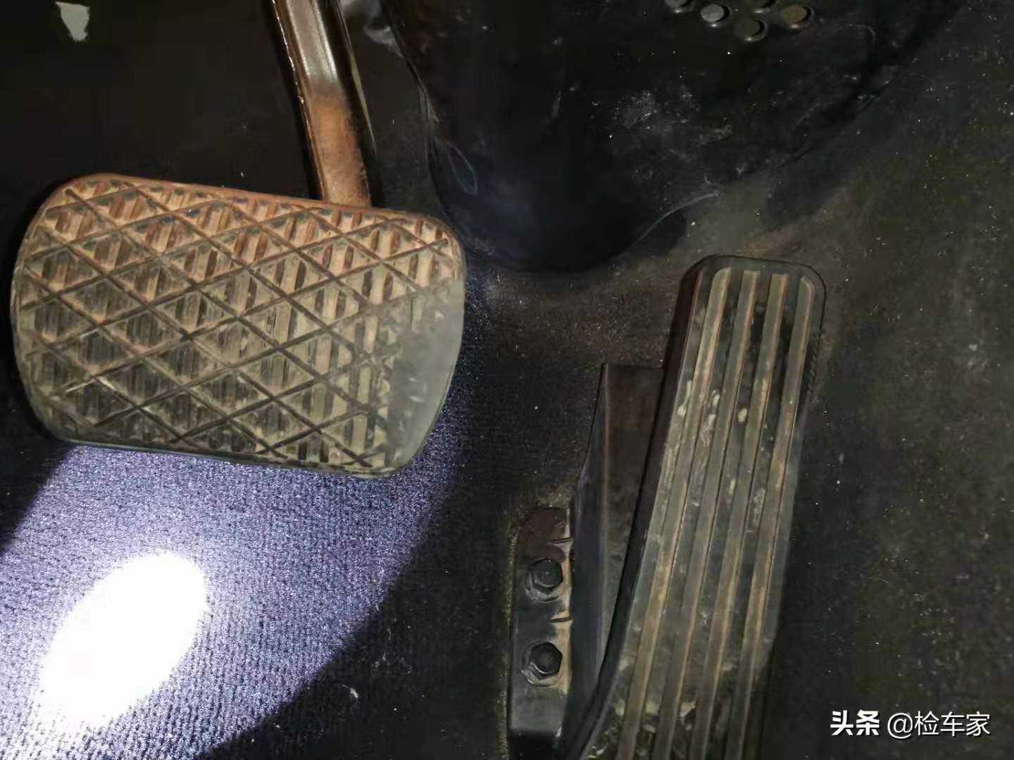 7万公里贬值26万，12万买奔驰C级值不值？网友：买车容易养车难