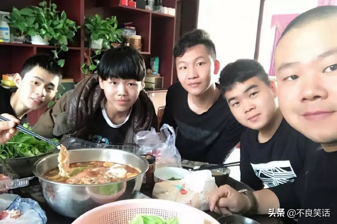 马云郭德纲岳云鹏王宝强的经历,岳云鹏王宝强郭德纲马云成长史