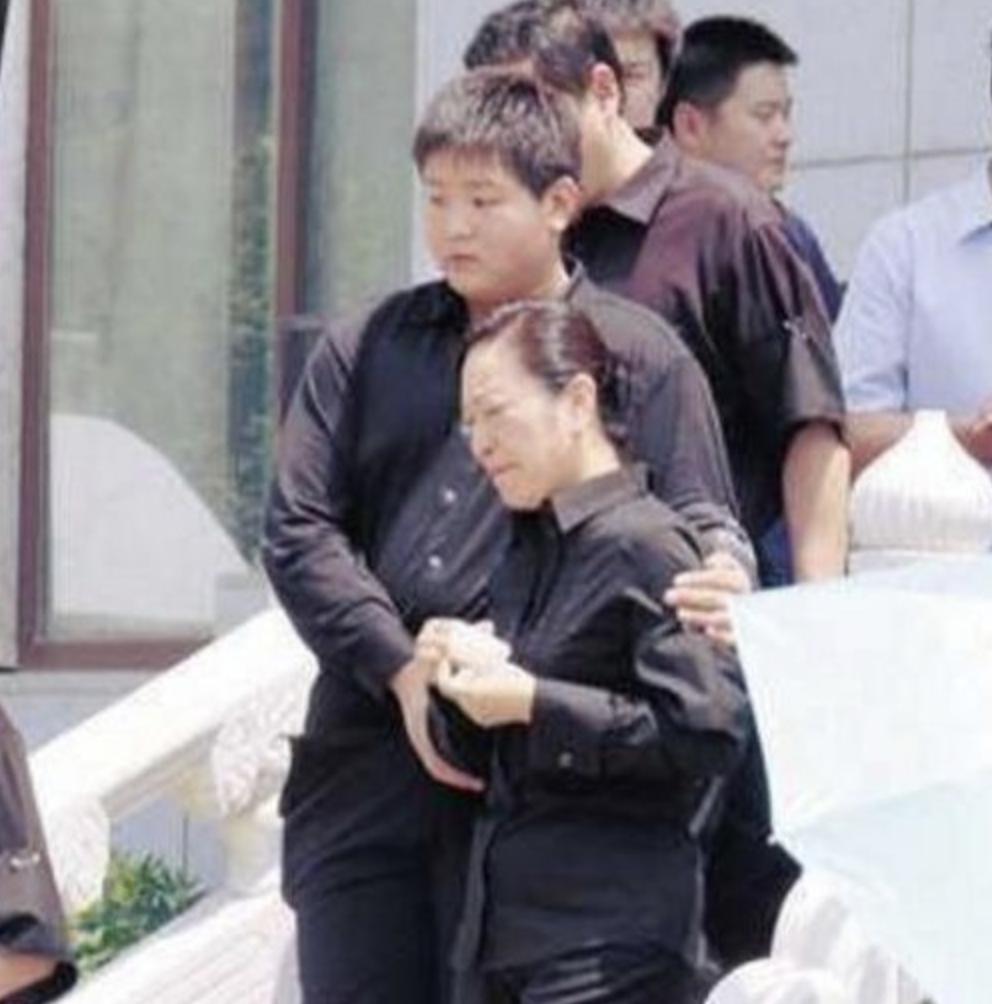 央视主持罗京去世十年妻子改嫁,罗京播音悼词