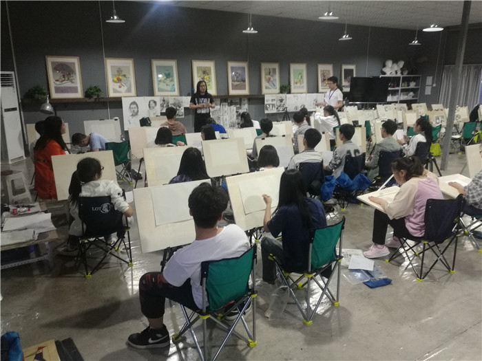 2022年编导艺考时间,北广之星编导艺考培训费用