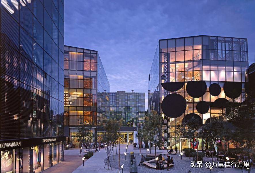 到香港旅游吃的都买什么,到香港购物买到心仪的东西