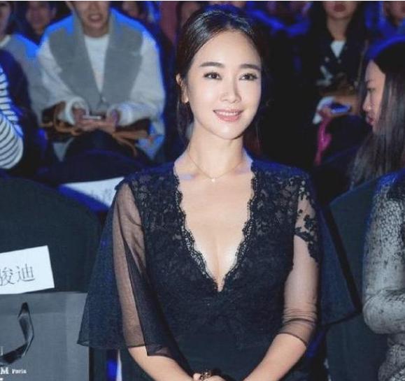 左小青像许晴,左小青许晴照片