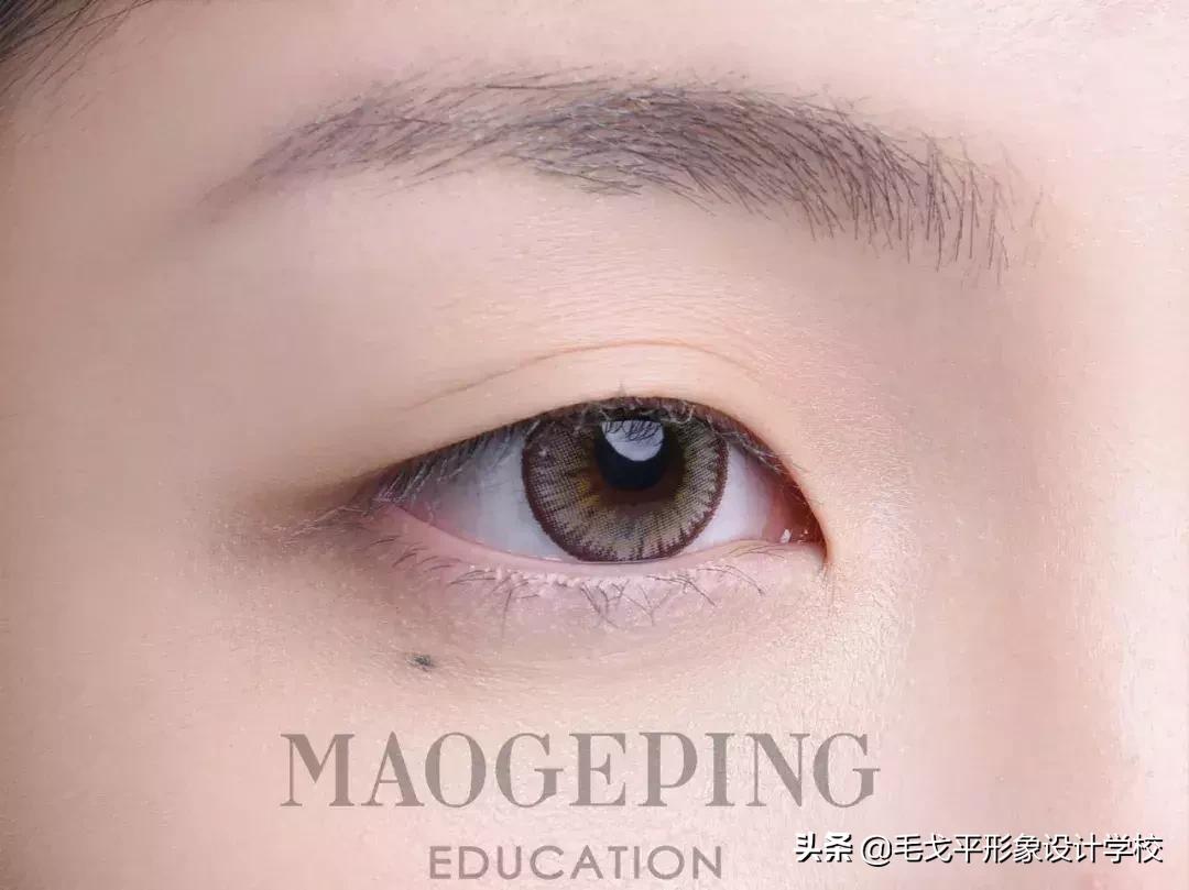 眼妆怎么画显大又干净单眼皮内双,没有内双的单眼皮怎么画眼妆