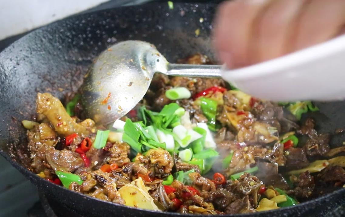 炒鸭肉怎样炒最好吃,怎么炒鸭肉最好吃又简单