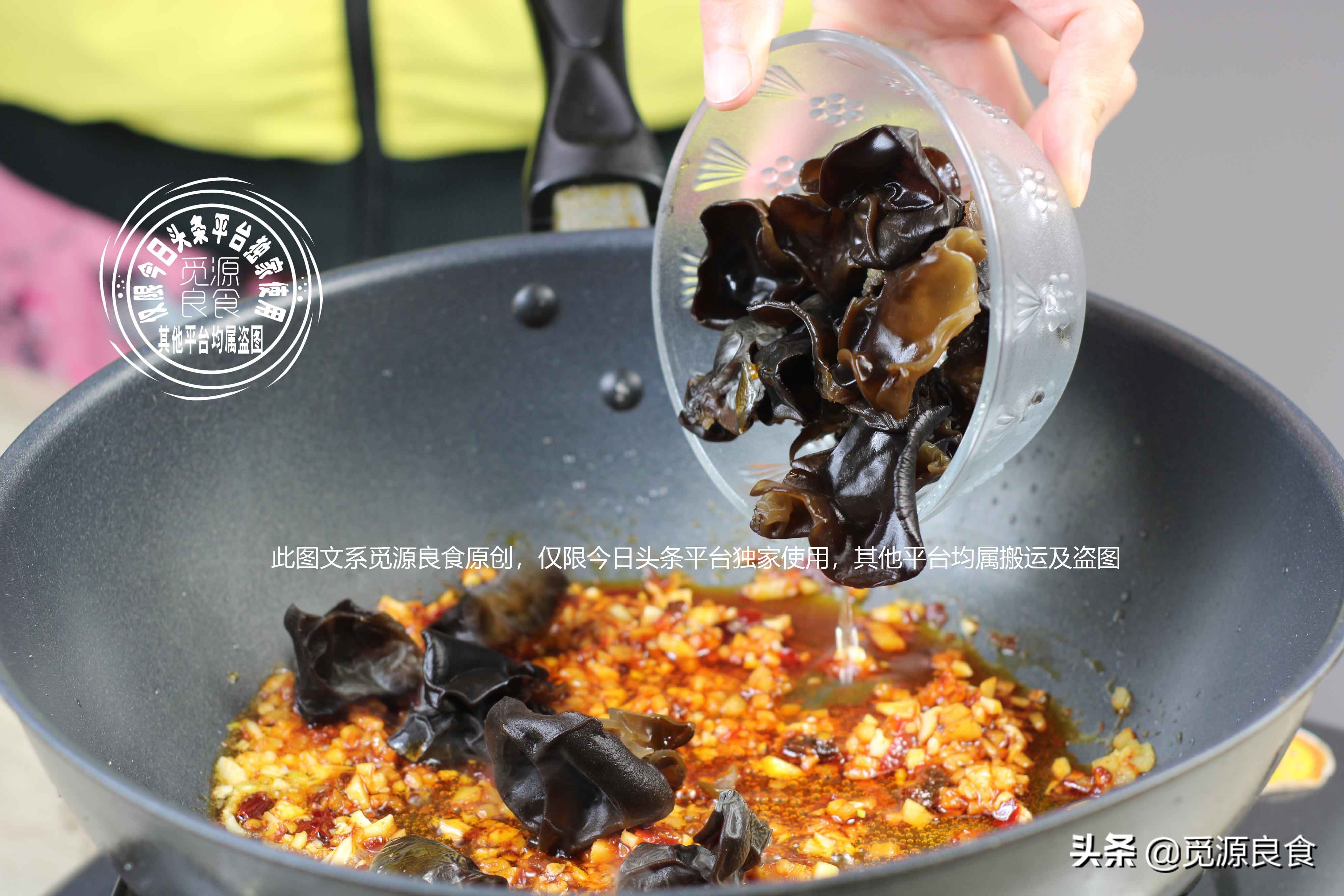 烤鹌鹑蛋酸甜口酱的做法,茄汁虎皮鹌鹑蛋酸甜可口很开胃