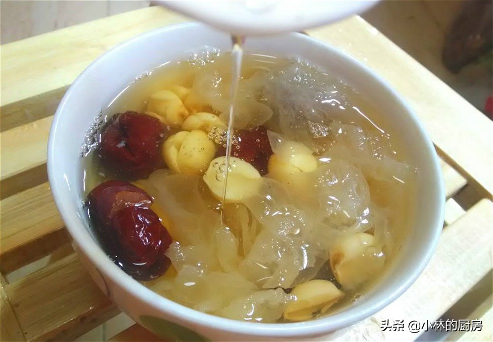 煮银耳汤怎么样才能煮的粘稠出胶,银耳汤如何煮银耳才软烂