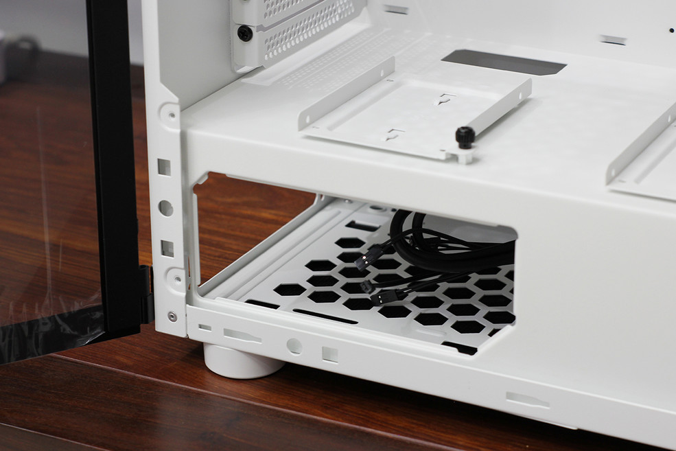 麻雀虽小，用“料”十足——Tt（Thermaltake）挑战者H3机箱体验