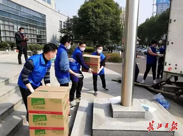 在抗疫一线彰显青春担当,在战役一线彰显担当与责任