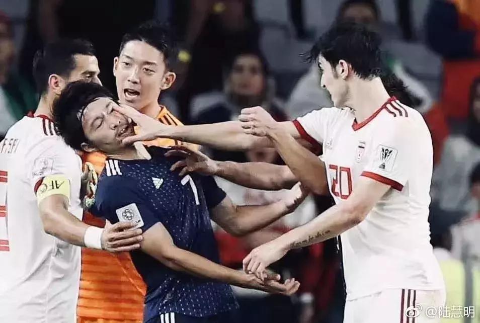 日本3比0伊朗进决赛,日本3:0伊朗足球