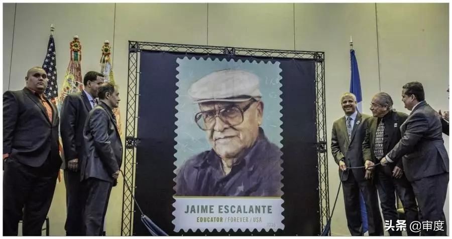 跟学生讲帮派黑话，当堂刀劈课桌，他用自己的方式改变了美国