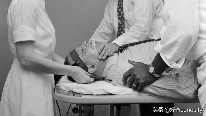 同性恋“治疗”史：需要转变的不是性取向，而是社会的观念