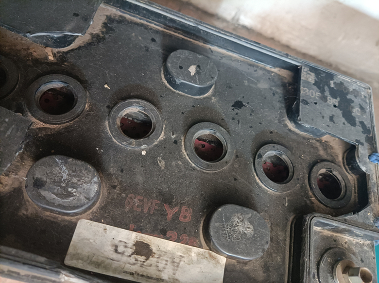 电瓶车能用电池修复液吗,三轮电动车水电瓶怎么修复