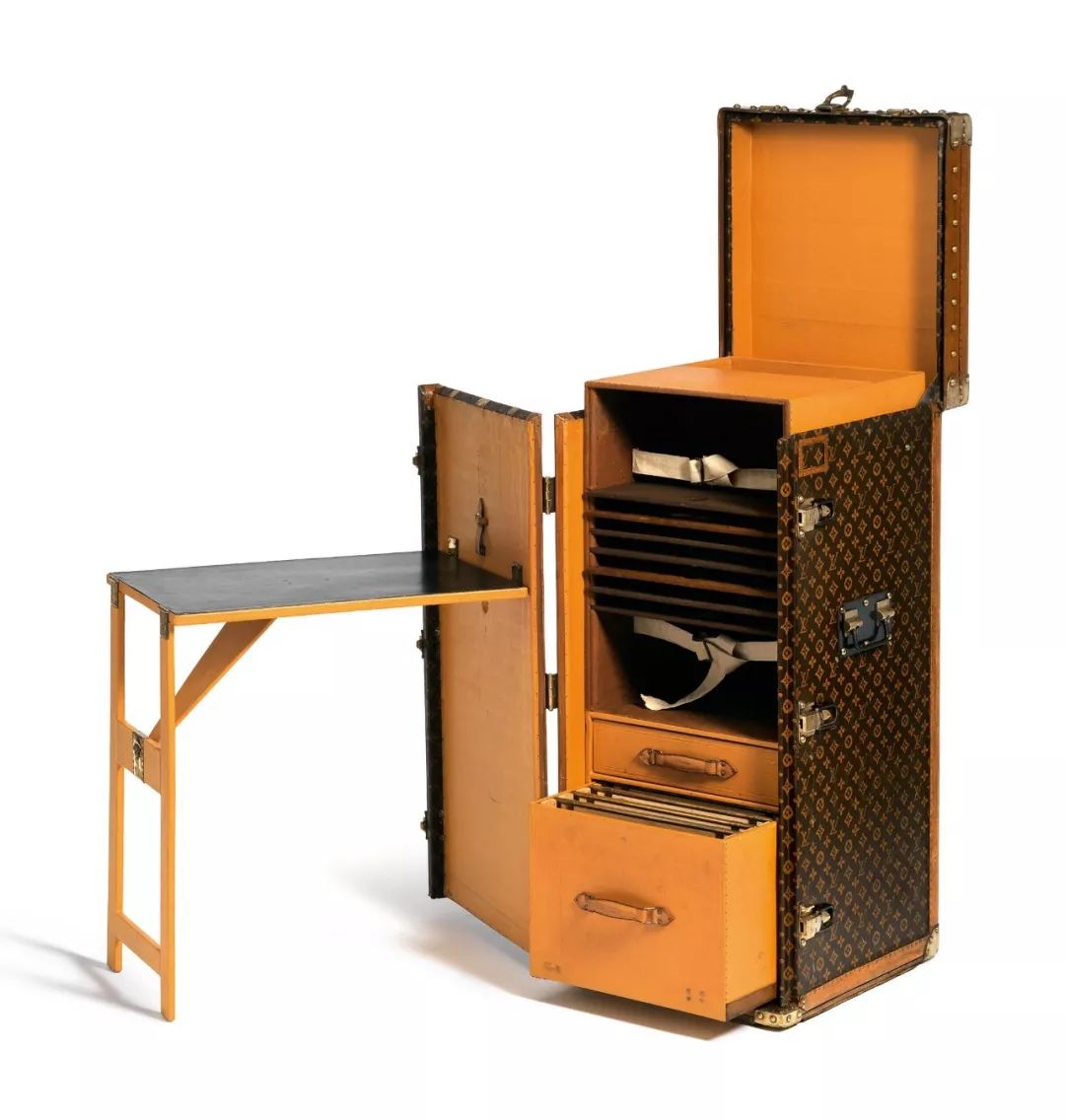 1990年代的lv旅行箱,lv旅行箱是皮的吗