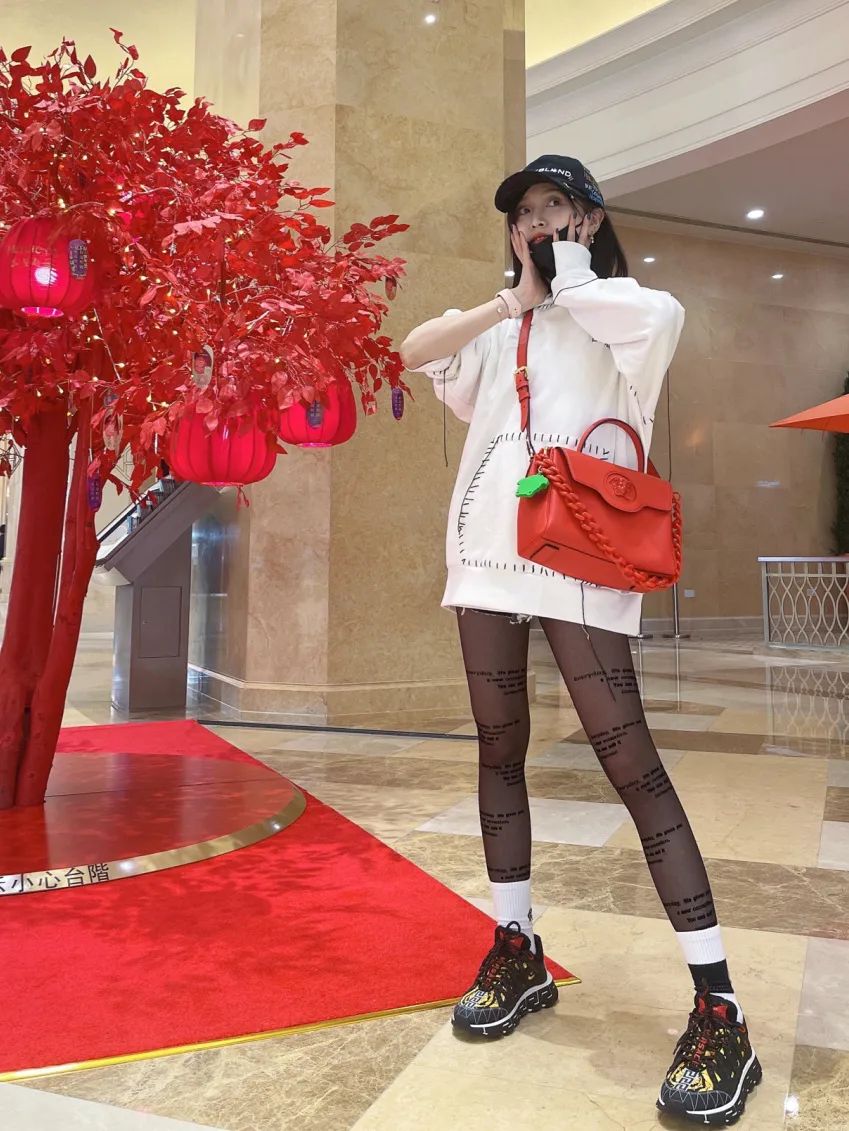 火箭少女吴宣仪穿衣搭配,吴宣仪穿衣风格有多土