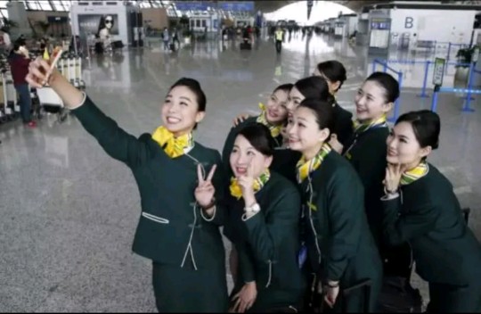 空姐一年能攒多少钱,空姐飞一趟能赚多少钱