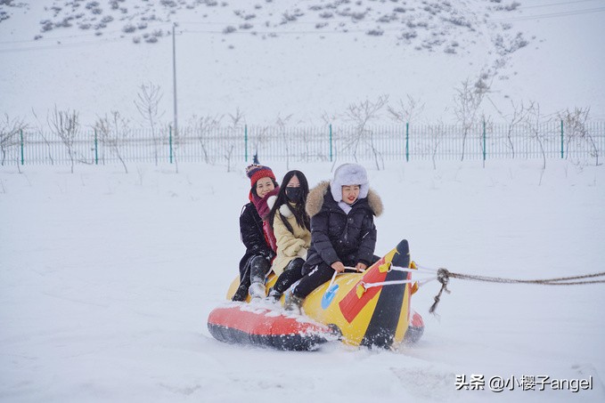 冬天独山子大峡谷视频,独山子冬日阳光