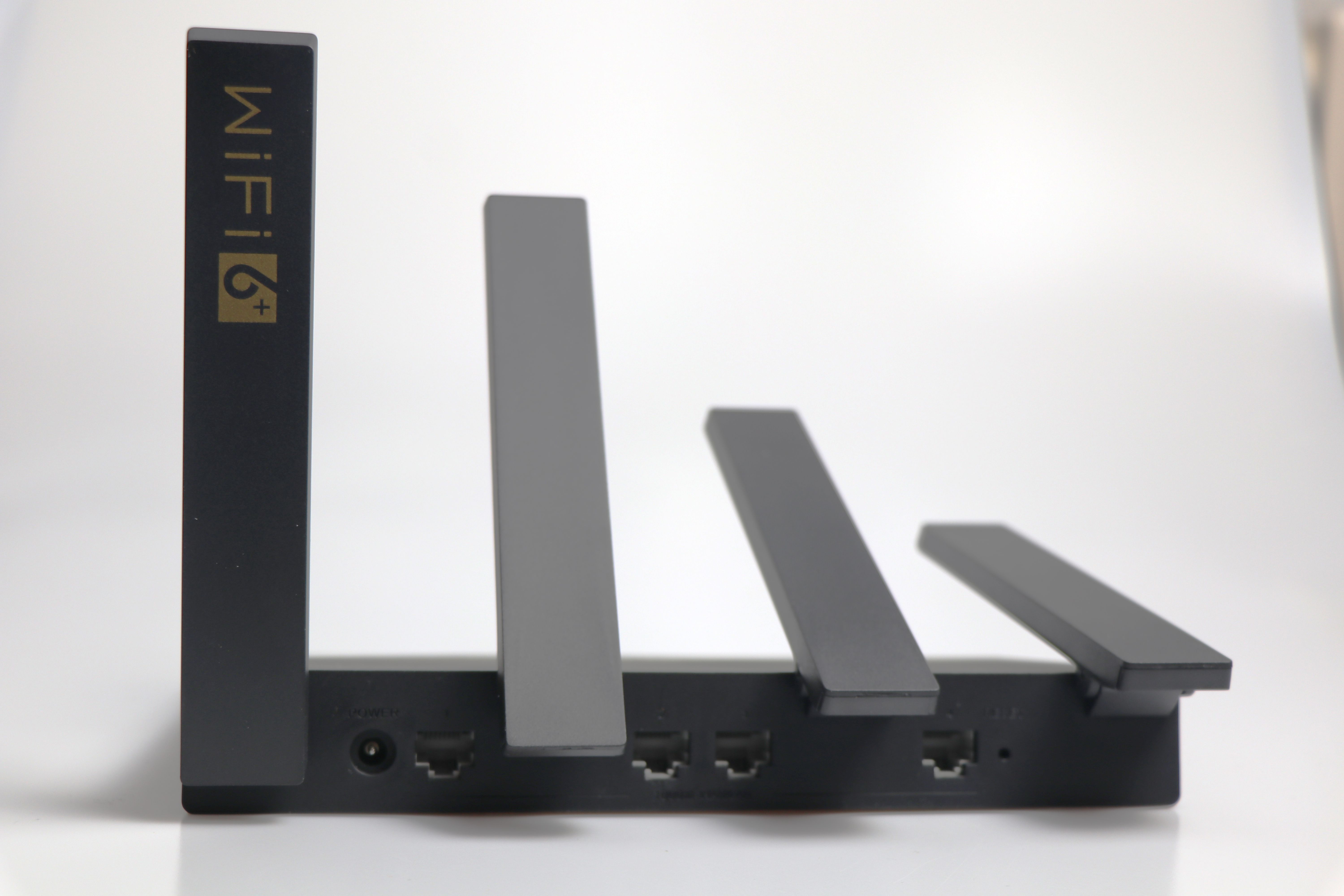 华为路由器ax37100和7102哪个好,130平米华为ax3pro路由器够用吗