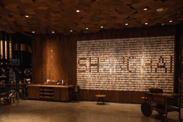 星巴克的logo为什么一直是tm,为什么有些星巴克是红色logo