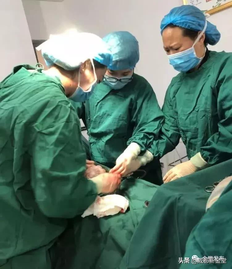 感动！金堂女医生自己输着氧连做3台手术