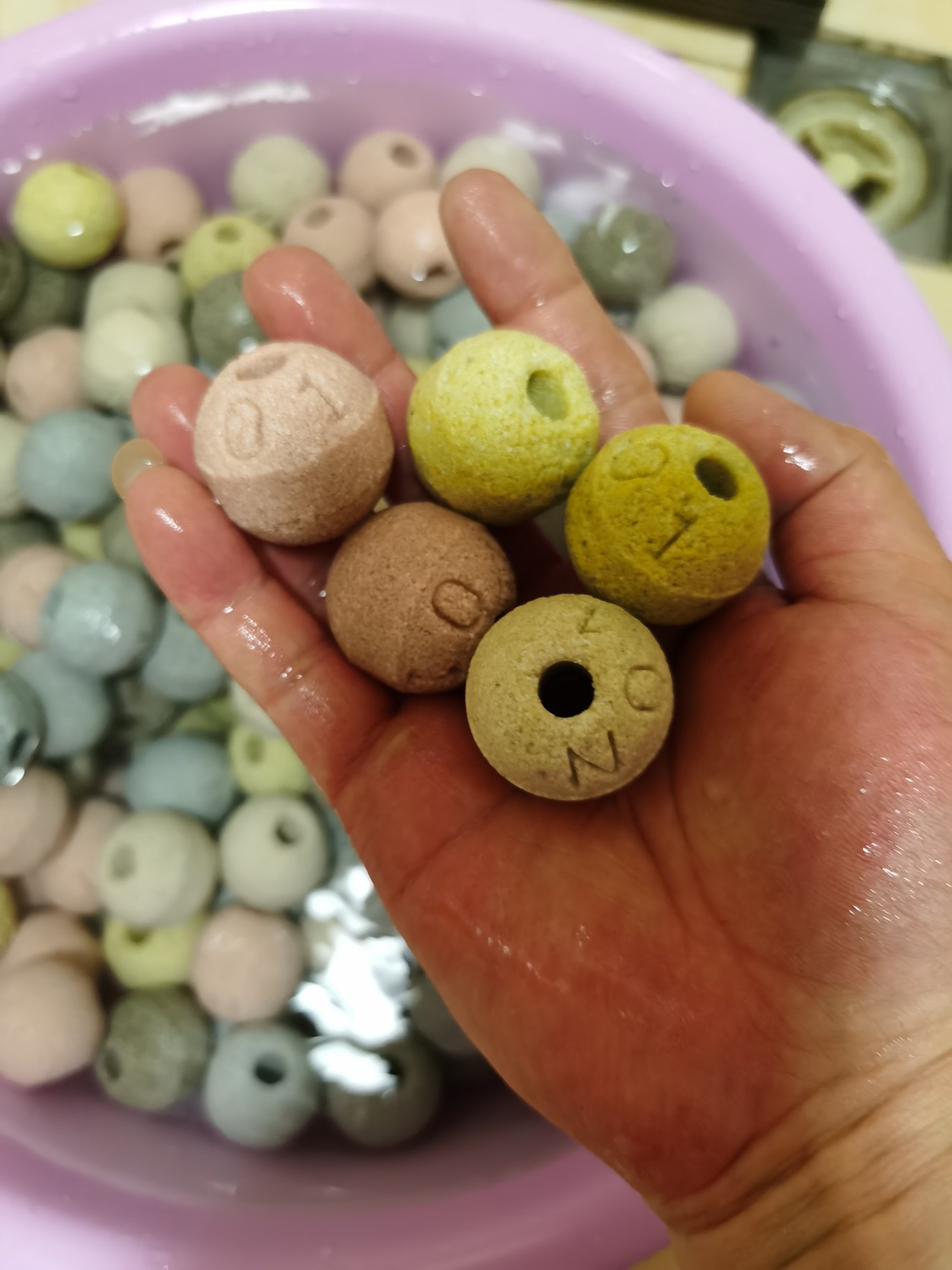 新买的鱼缸需要怎么处理再入缸,新鱼缸到家怎么处理