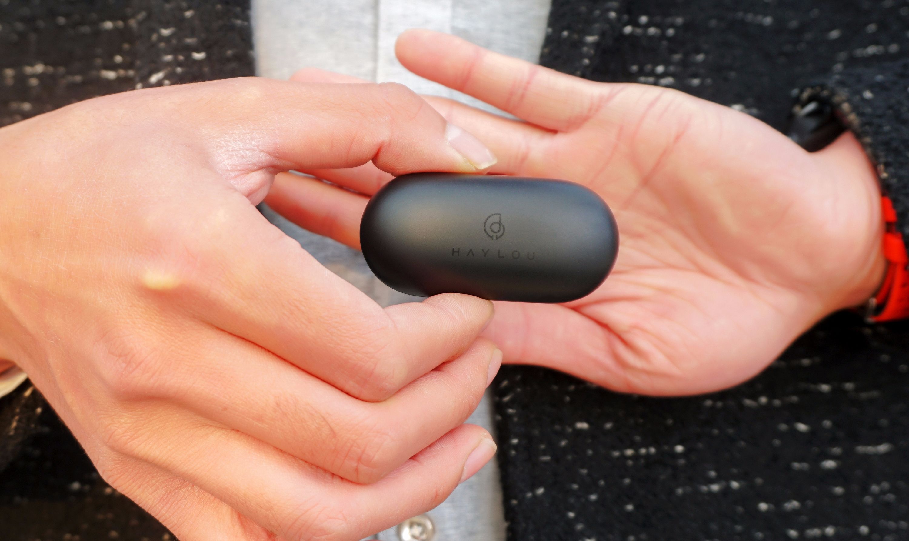 haylougt1蓝牙耳机评测,百元不入耳耳机性价比之王