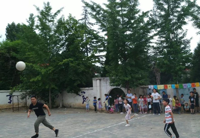 杏坪镇中心小学足球比赛,河南邓州槐树小学足球比赛开幕式