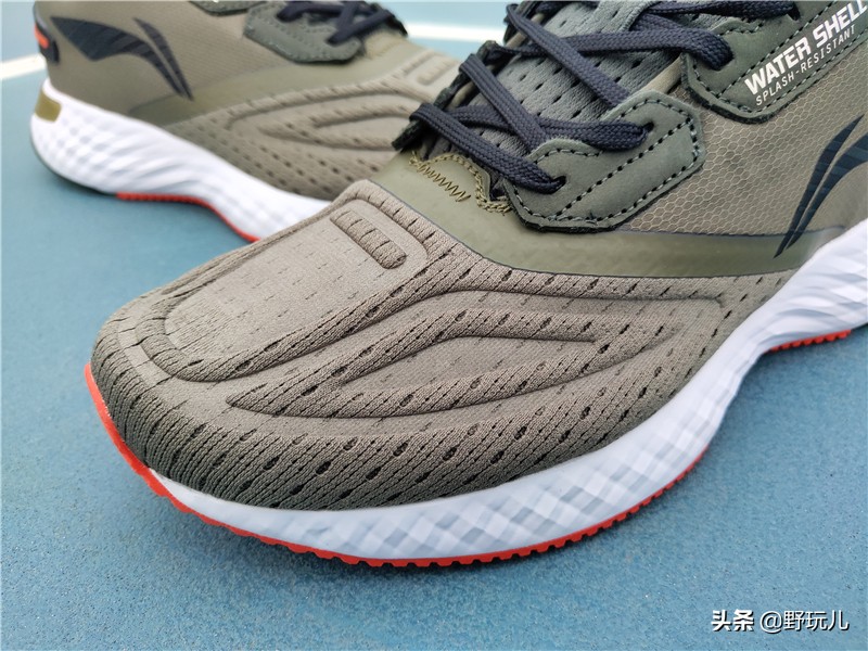 李宁复古潮流跑鞋微晶灰测评,李宁云四代跑步鞋夏季评测