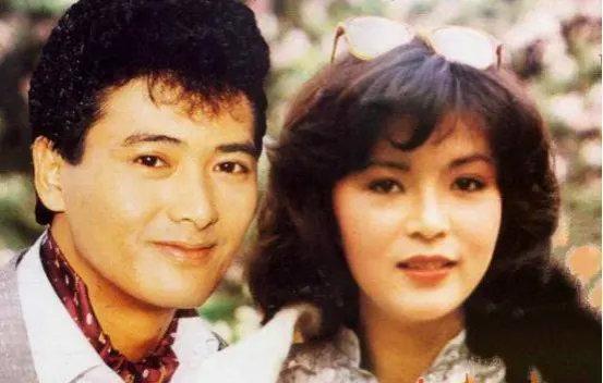 70岁老人找小20岁的女友,周润发年轻时的情史