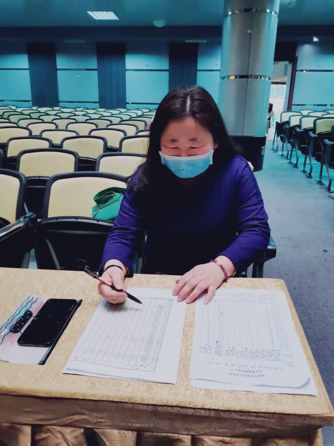 细雨过后空气清新,春雨过后的泥土气息