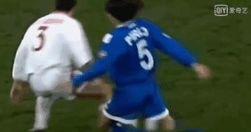 精准长传和低空传球,皮尔洛销魂长传