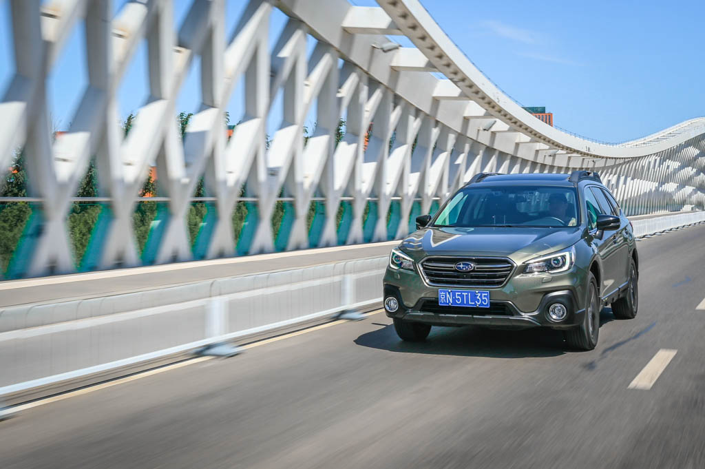 2020款斯巴鲁傲虎特装版黑色,斯巴鲁傲虎2021款特装版