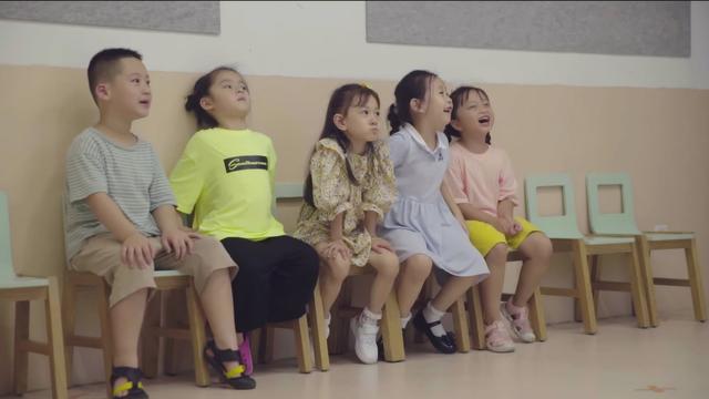 《告诉世界我可以》：给6岁女儿报10门兴趣班，被孩子说假妈妈