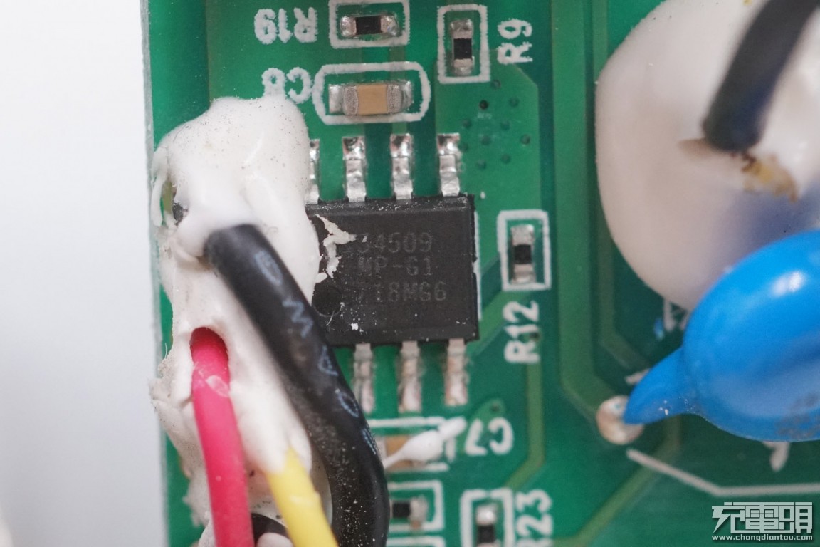 拆解华为5000mah充电宝,拆解60000ma充电宝