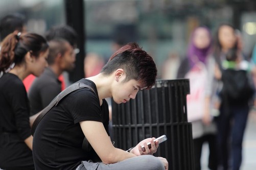 大学生谈恋爱真的要看物质吗,大学生谈恋爱该是什么样子