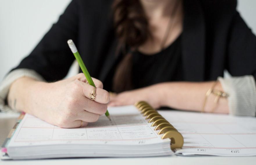 老公不在乎你老是欺负你怎么办,老公不作为整天打游戏还埋怨你