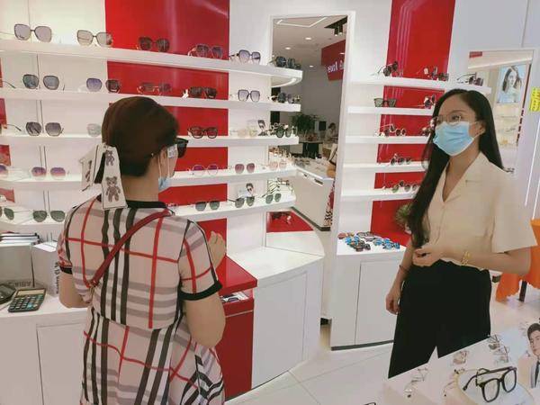 睛彩眼镜万象汇店,睛彩眼镜五象万象汇店价格