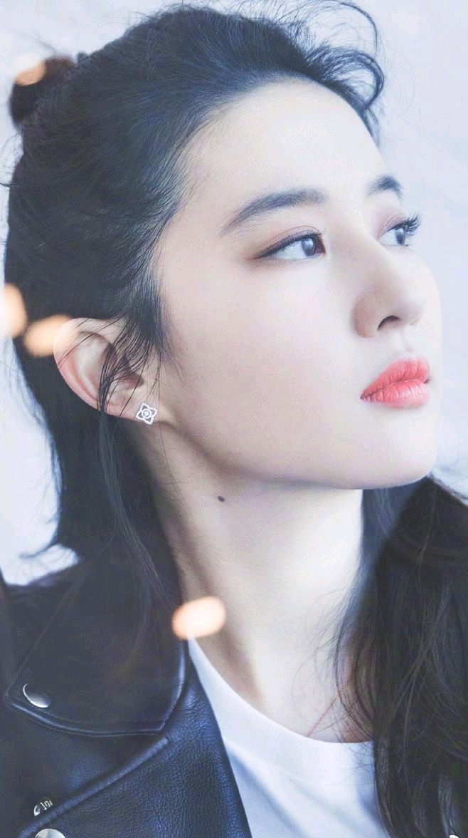 什么叫丹凤眼真正的丹凤眼图片,一双丹凤眼两弯柳叶吊梢眉特点