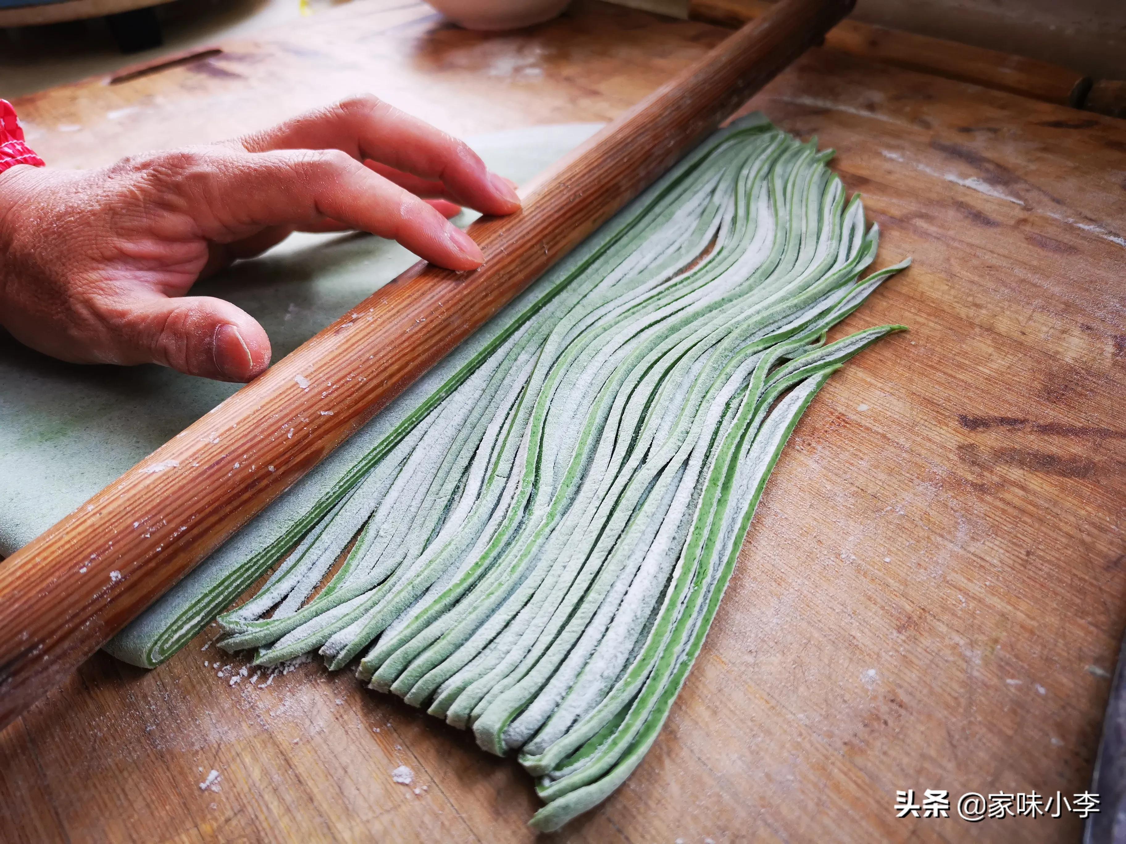 手擀面面条一煮就断什么原因,手擀面一煮到锅里就断怎么回事