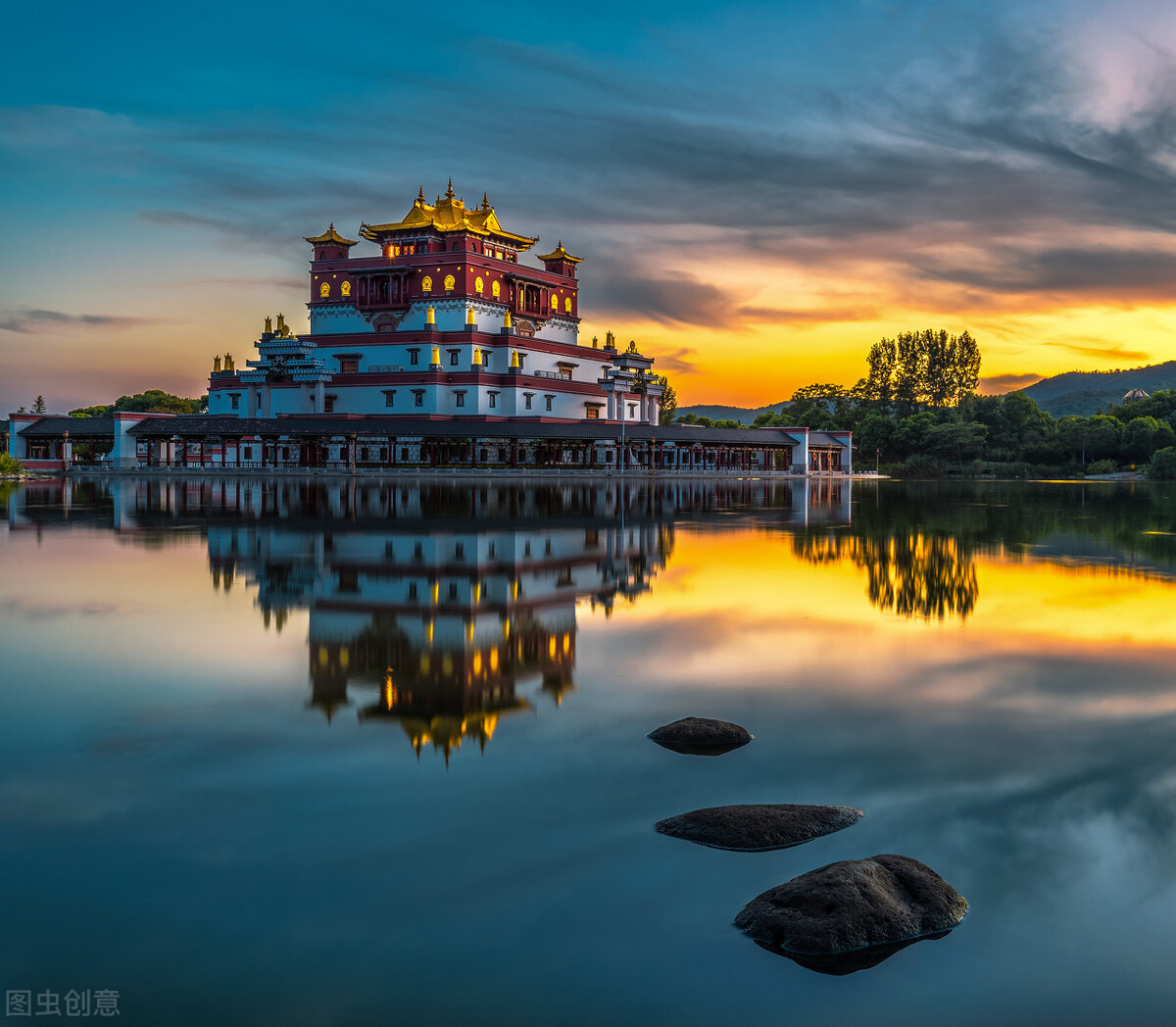 宁波相比杭州差在哪里,宁波对比南京哪个发达