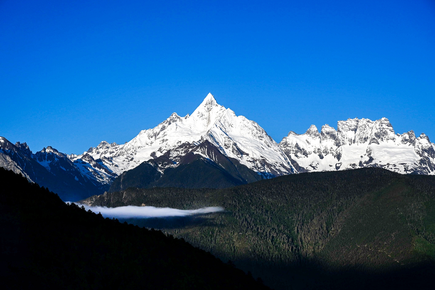 仰望雷克萨斯,卡瓦格博是什么神