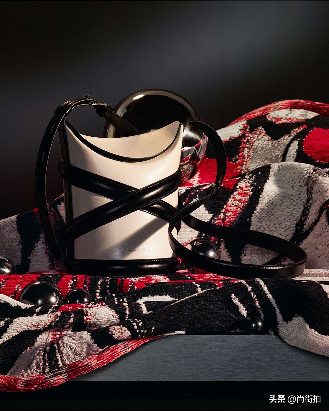 鍏ㄦ櫤璐ゅ湪burberry鐨勭鍦鸿儗鐨勫寘,鍏ㄦ櫤璐ょ鍦哄悓娆惧寘