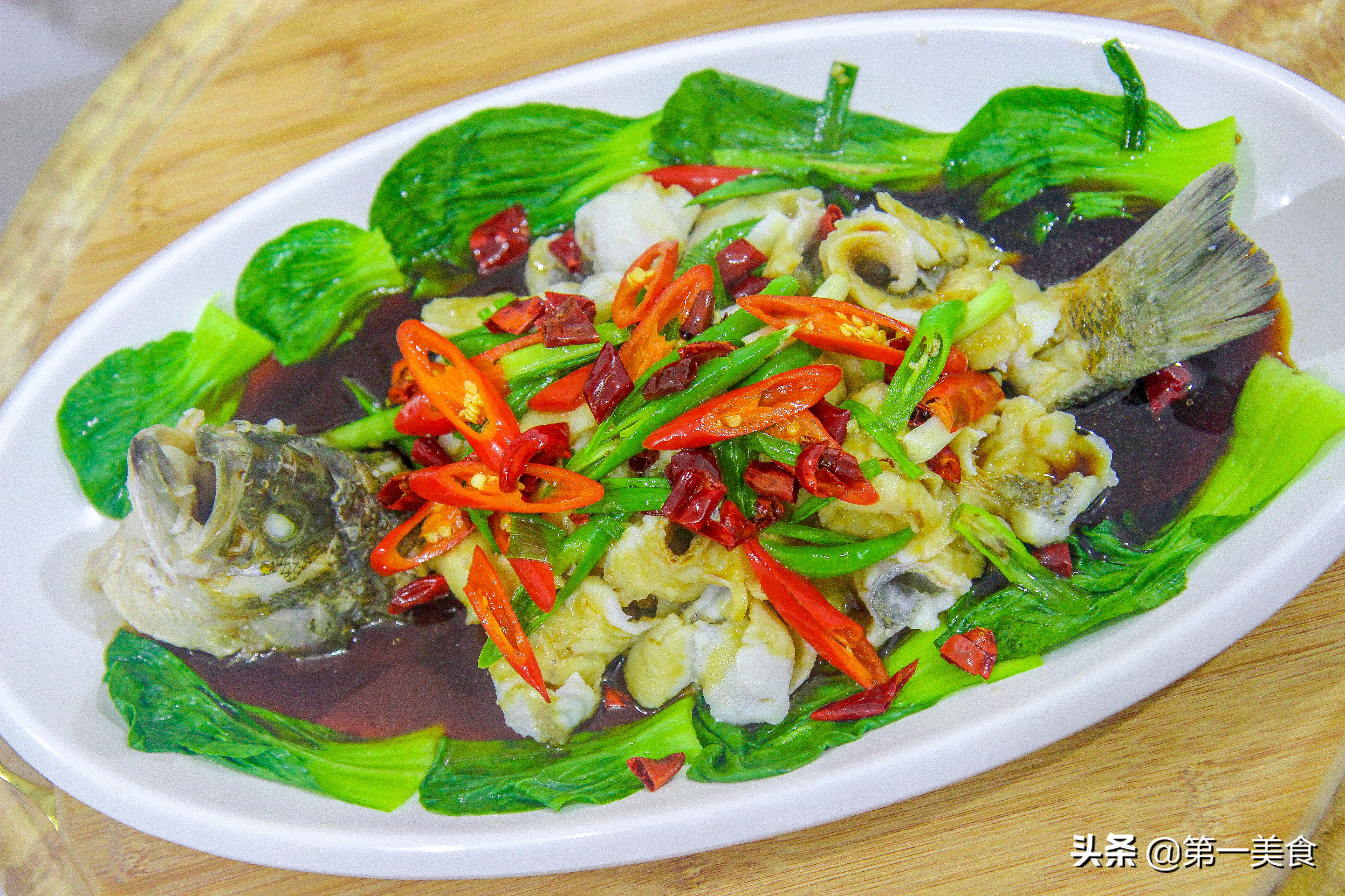 为什么饭店的鱼片滑嫩还不碎？关键在这一步，厨师长教你技巧